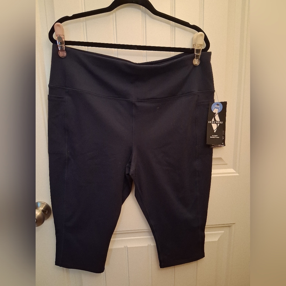 Skechers Women's Navy Capris